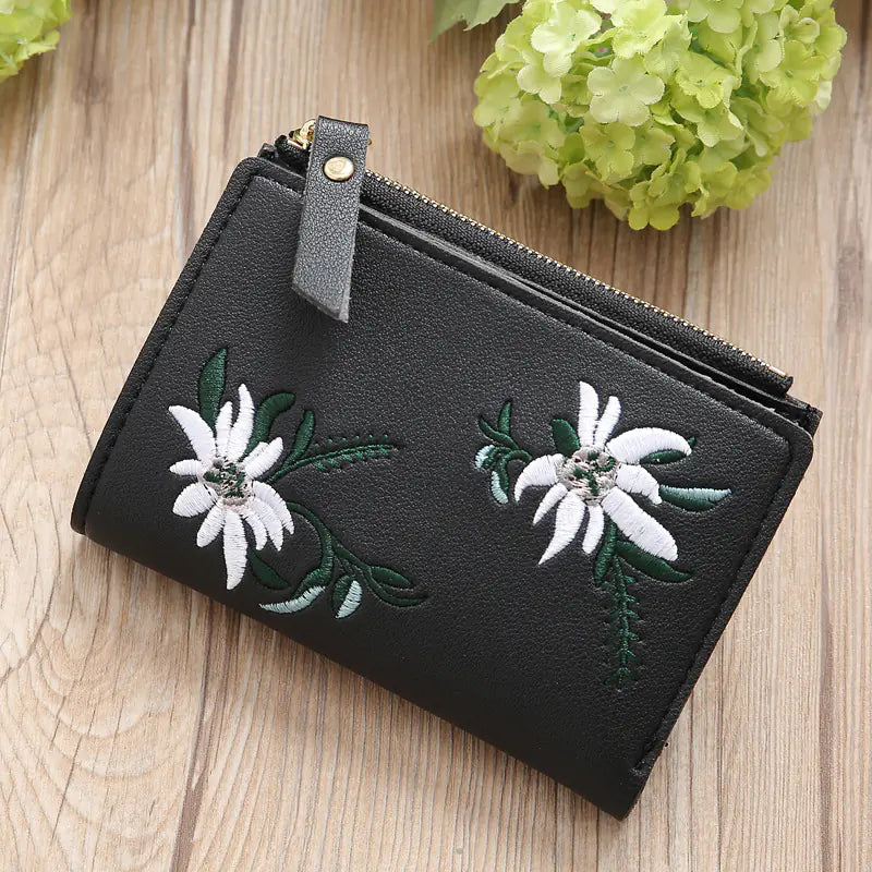 Embroidered Women's Zipper Purse